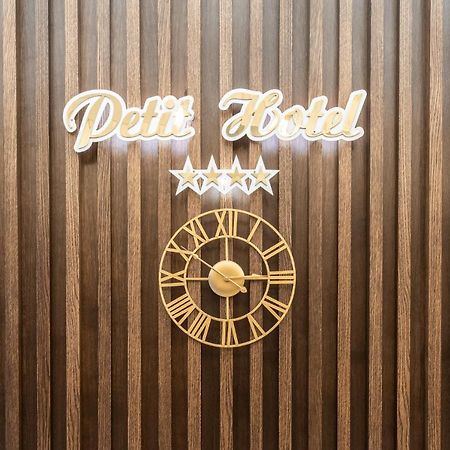 Petit Hotel Прато Экстерьер фото
