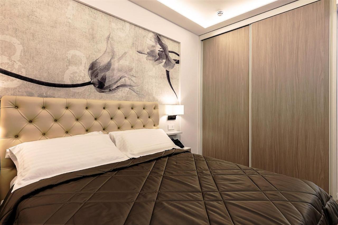 Petit Hotel Прато Экстерьер фото