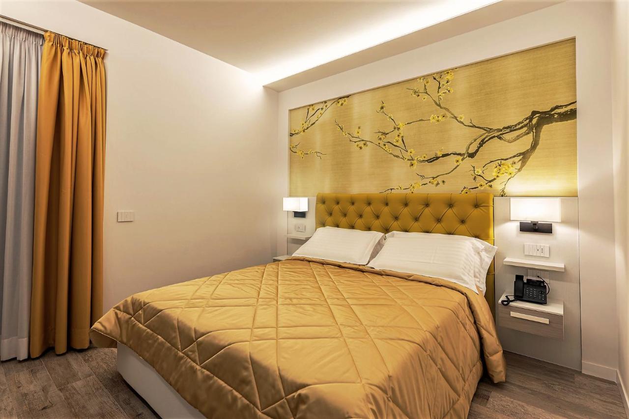 Petit Hotel Прато Экстерьер фото