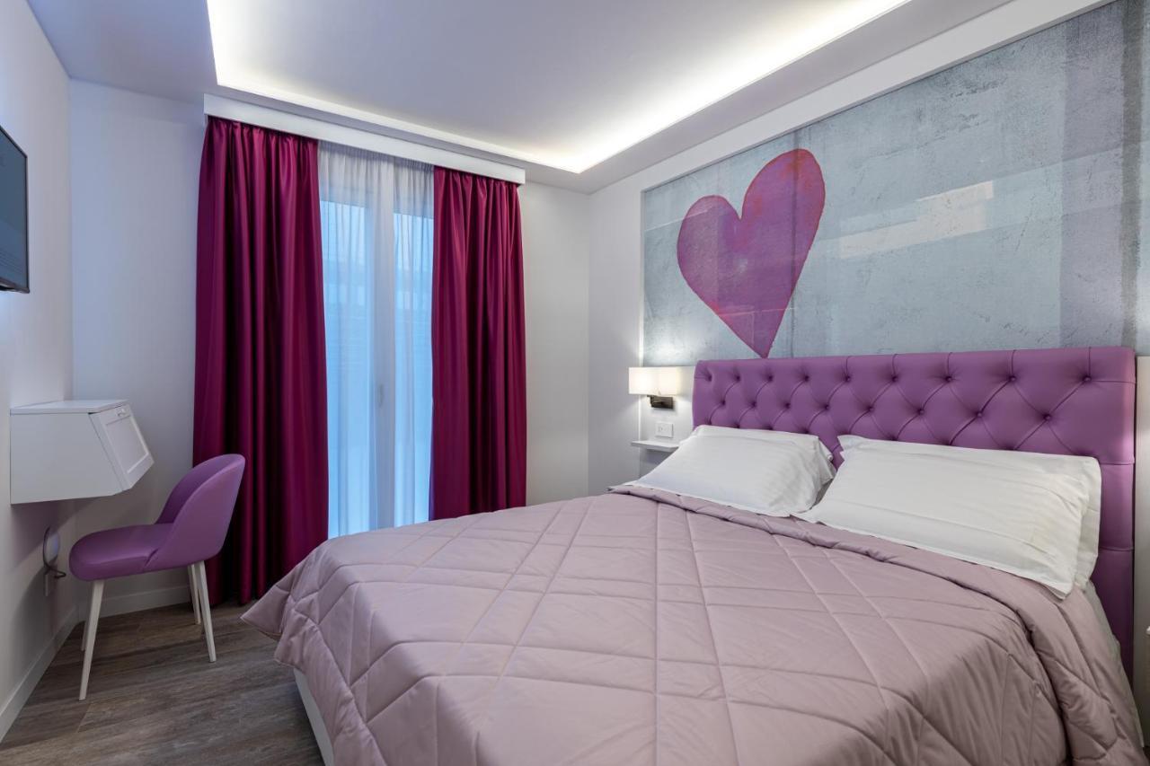 Petit Hotel Прато Экстерьер фото