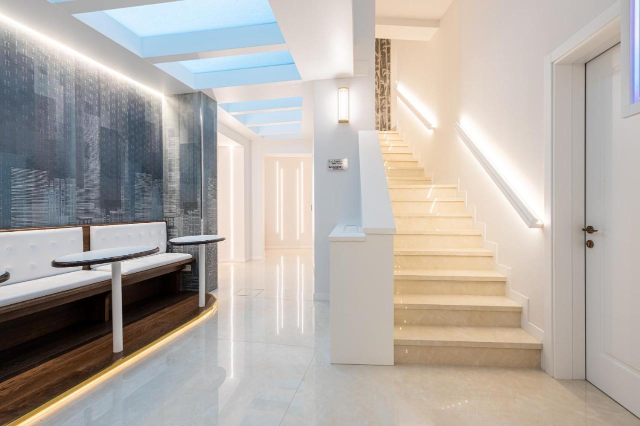 Petit Hotel Прато Экстерьер фото