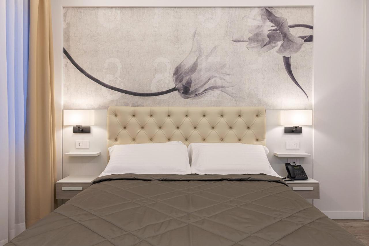 Petit Hotel Прато Экстерьер фото