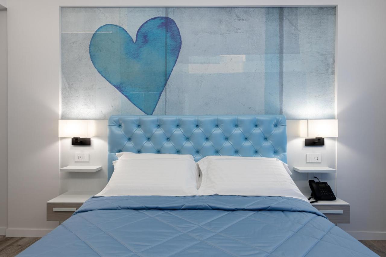 Petit Hotel Прато Экстерьер фото