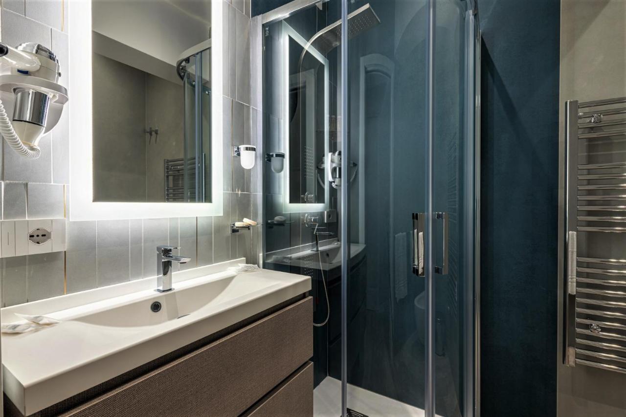 Petit Hotel Прато Экстерьер фото