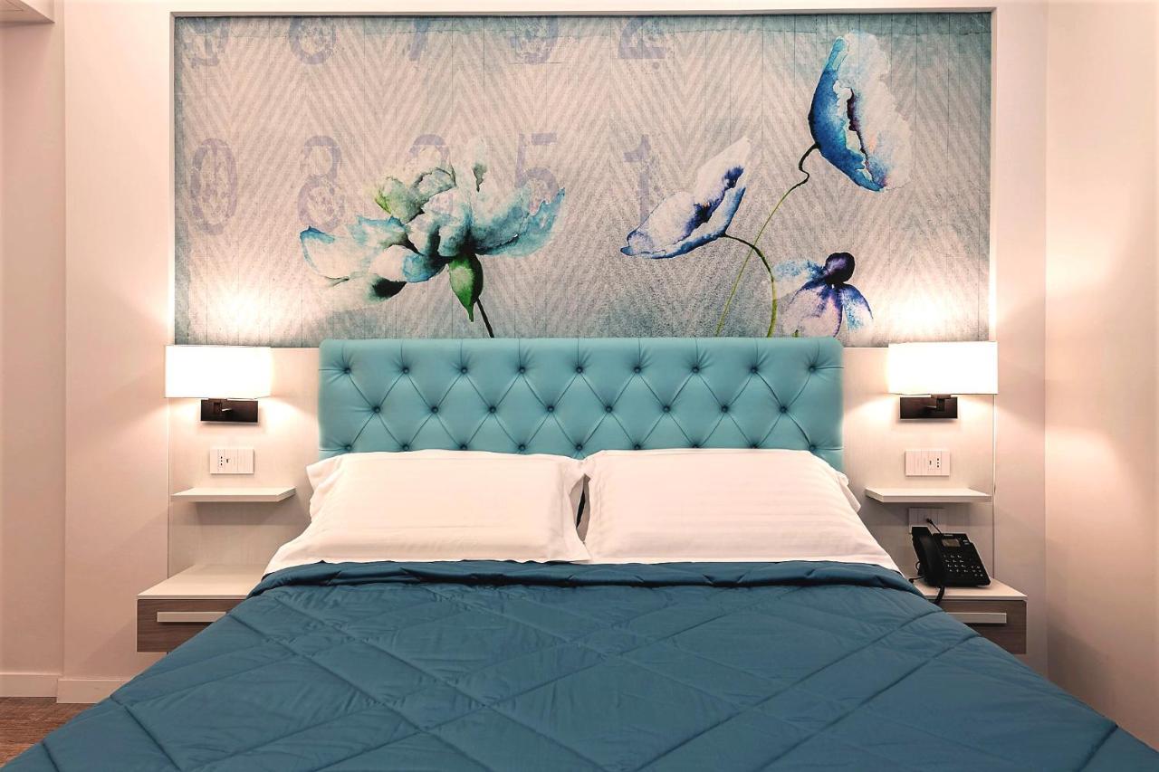 Petit Hotel Прато Экстерьер фото