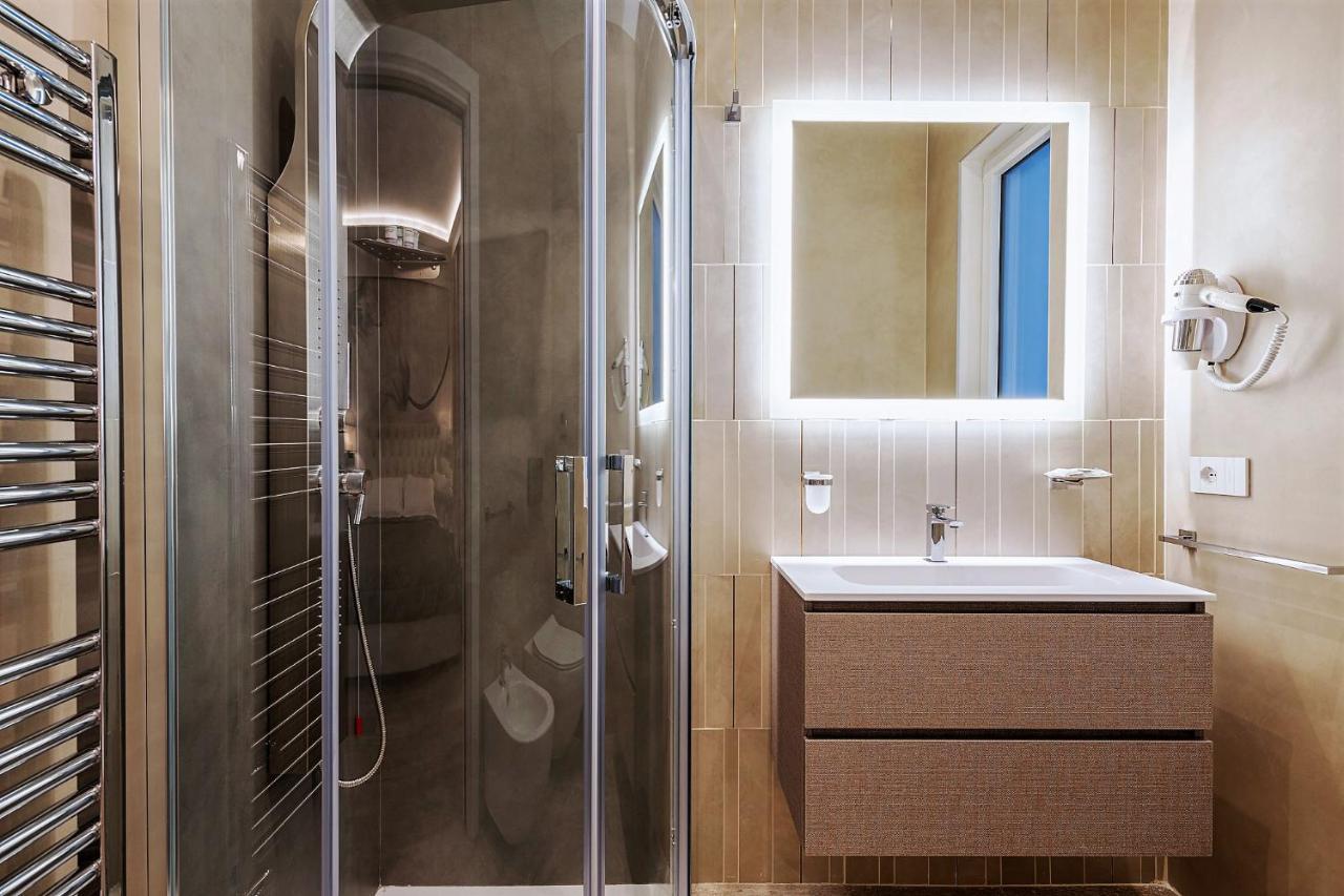 Petit Hotel Прато Экстерьер фото
