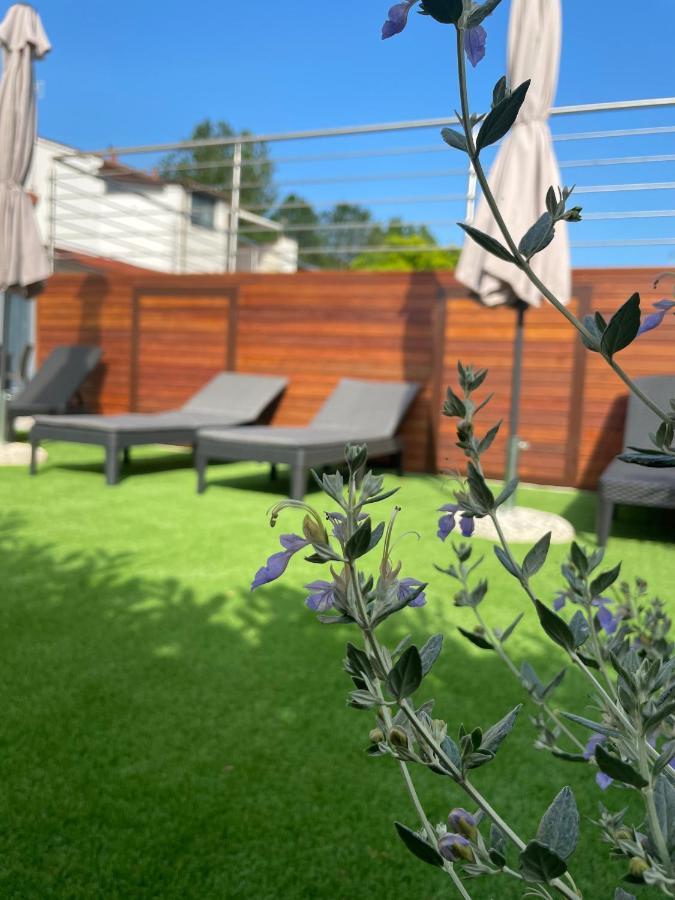 Petit Hotel Прато Экстерьер фото