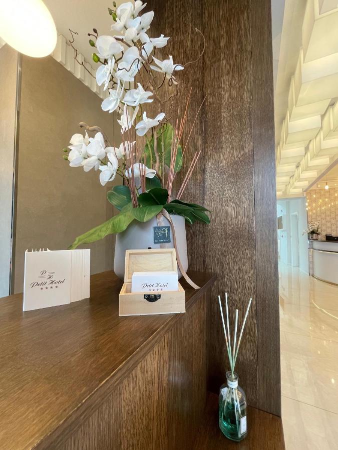 Petit Hotel Прато Экстерьер фото