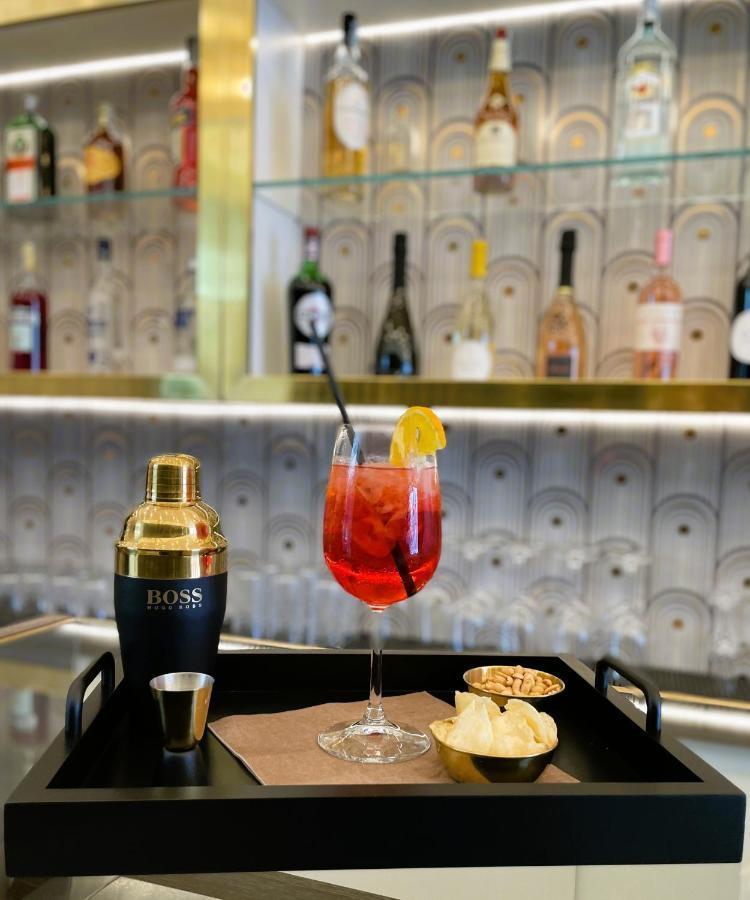 Petit Hotel Прато Экстерьер фото
