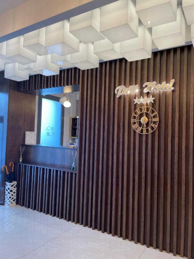 Petit Hotel Прато Экстерьер фото