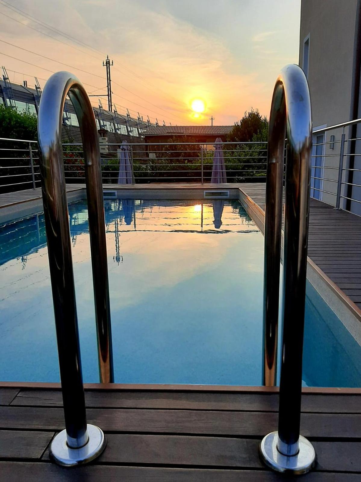 Petit Hotel Прато Экстерьер фото